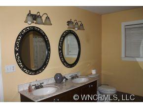 28 Poplar Creek Drive Asheville NC 28805