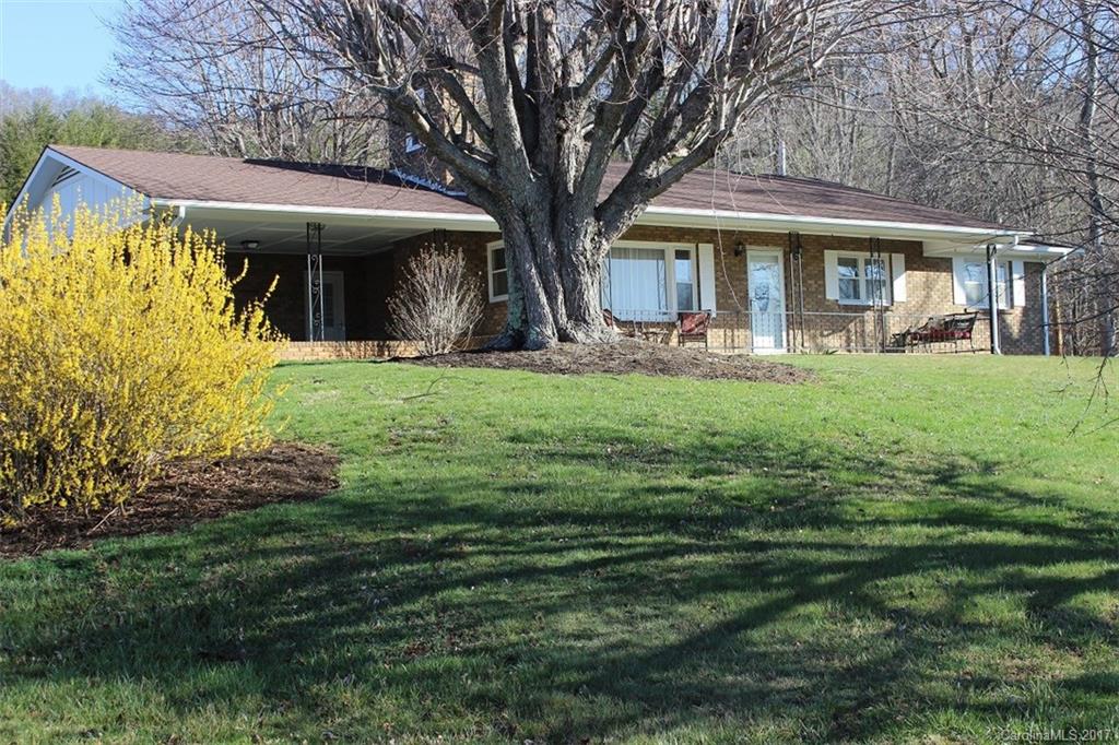 74 Mountain View Road Burnsville NC 28714