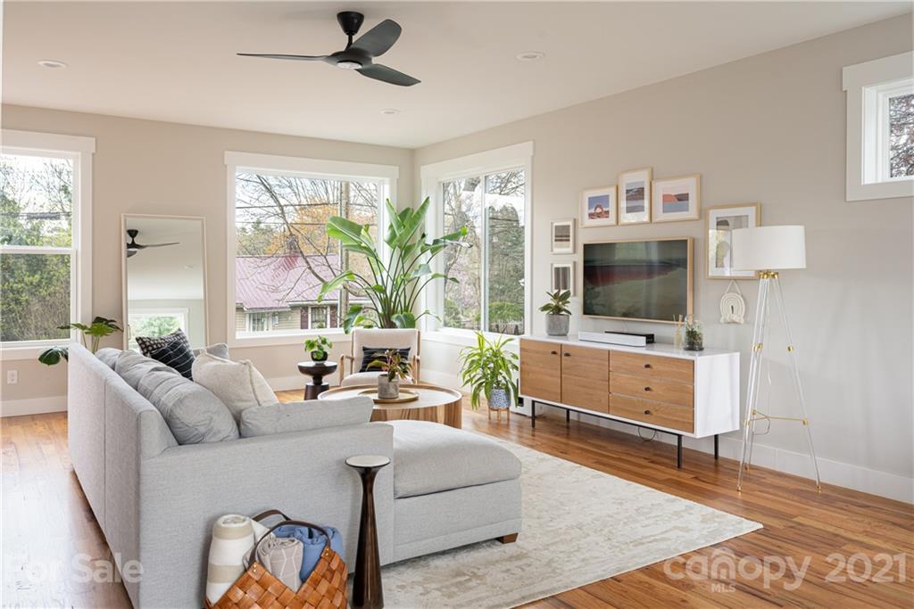 82 Frances Street Asheville NC 28806