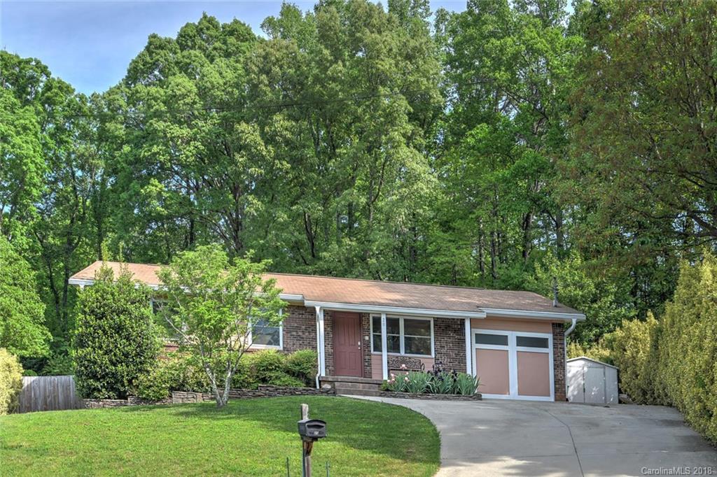 20 Fox Run Place Fairview NC 28730