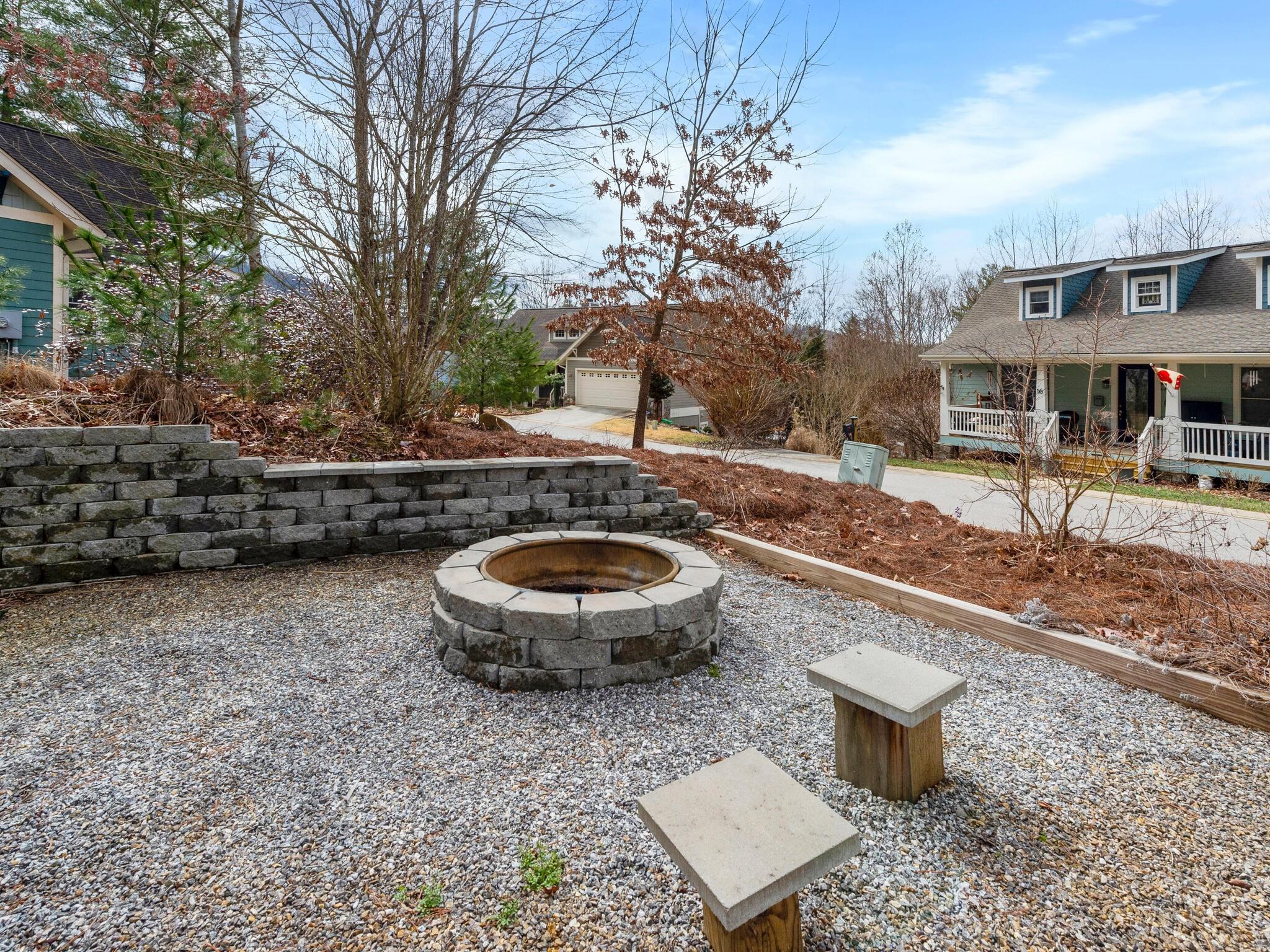 17 Oakhaven Terrace Asheville NC 28803