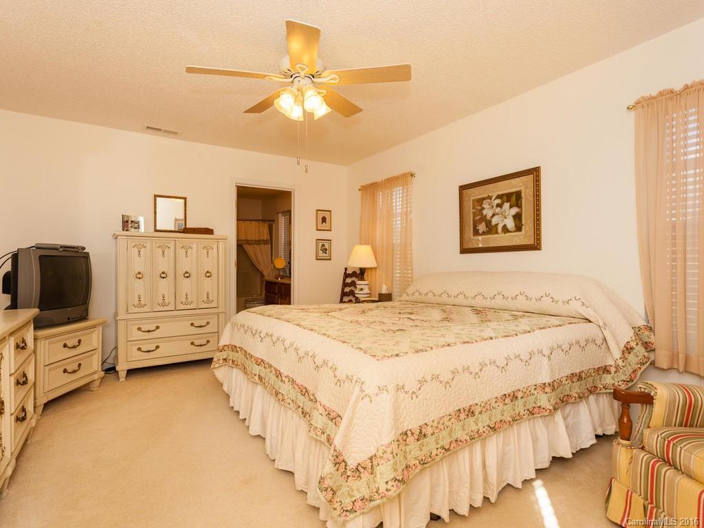 17 Robin Way Candler NC 28715