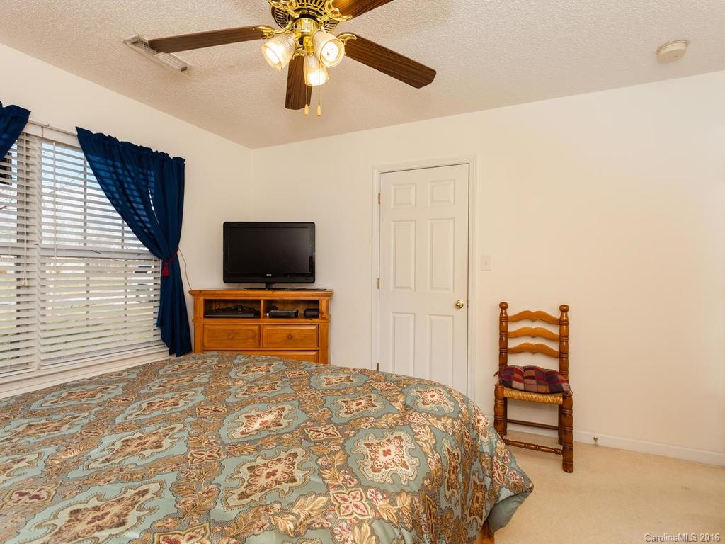 17 Robin Way Candler NC 28715