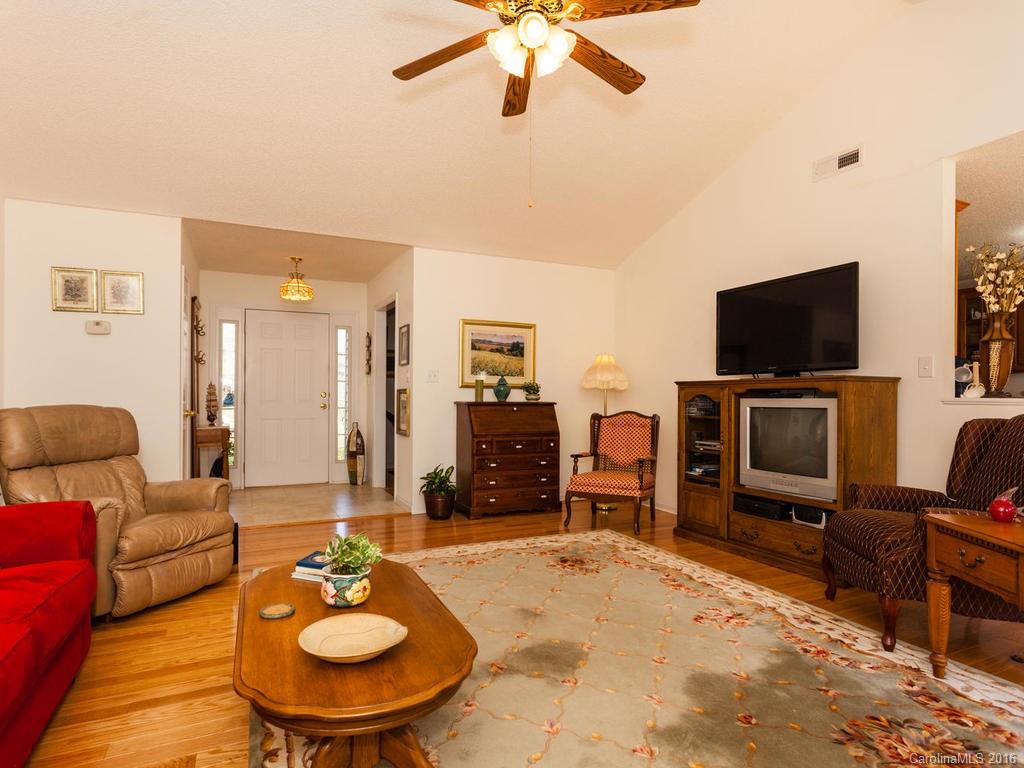 17 Robin Way Candler NC 28715