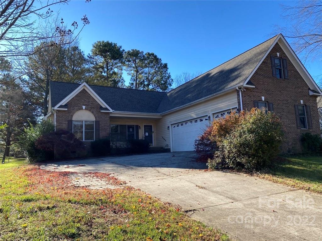 8004 St Andrews Lane Stanley NC 28164