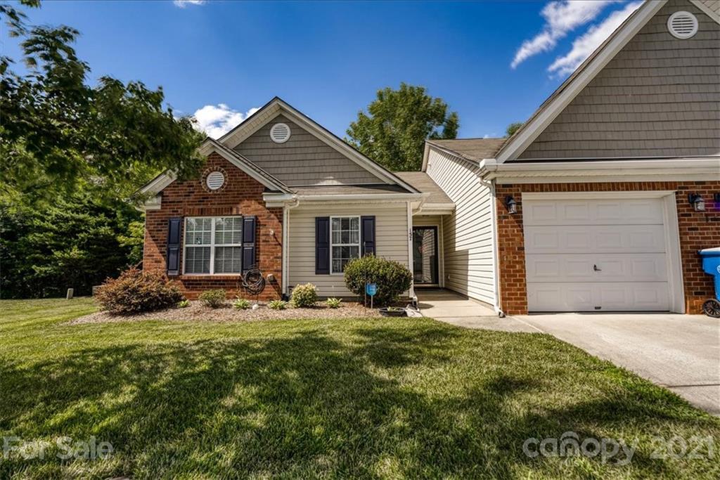 157 Woodbridge Circle Mount Holly NC 28120