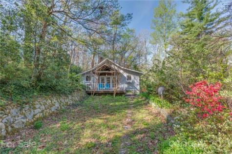 240 Seneca Boulevard Hendersonville NC 28739