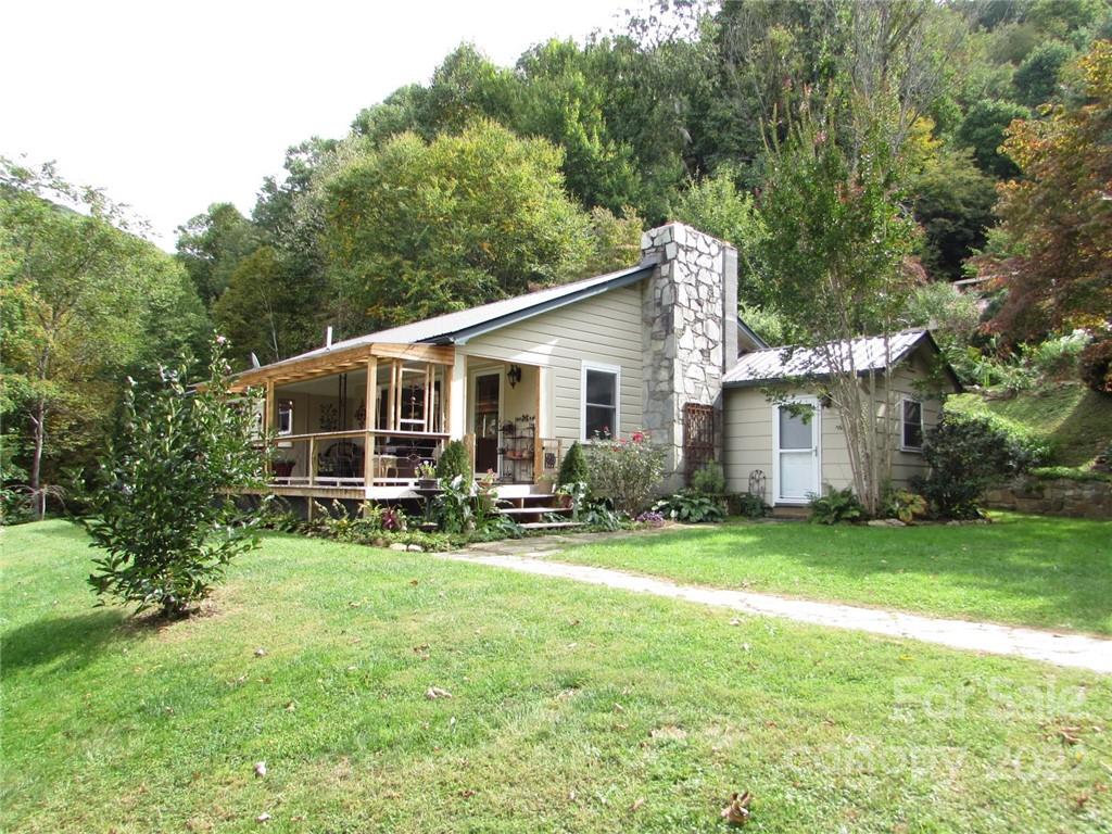 2363 Bolens Creek Road Burnsville NC 28714