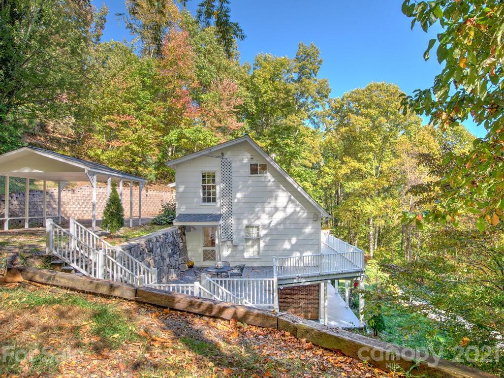 135 Layfield Drive Waynesville NC 28786