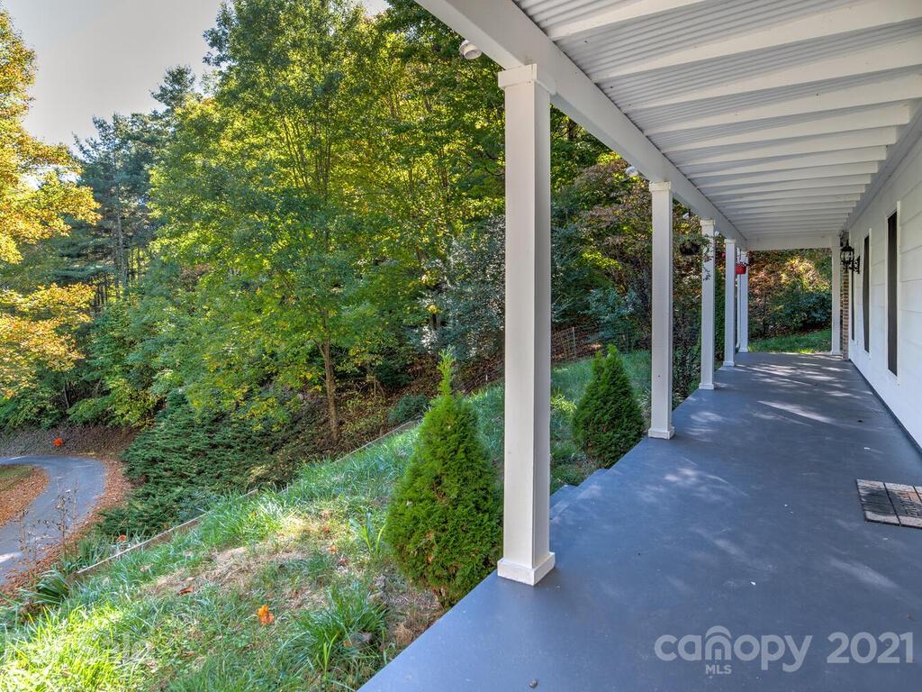 135 Layfield Drive Waynesville NC 28786