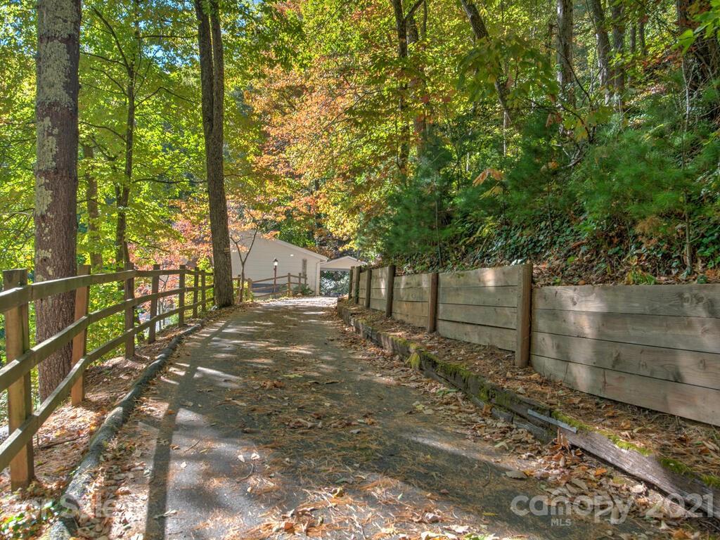135 Layfield Drive Waynesville NC 28786