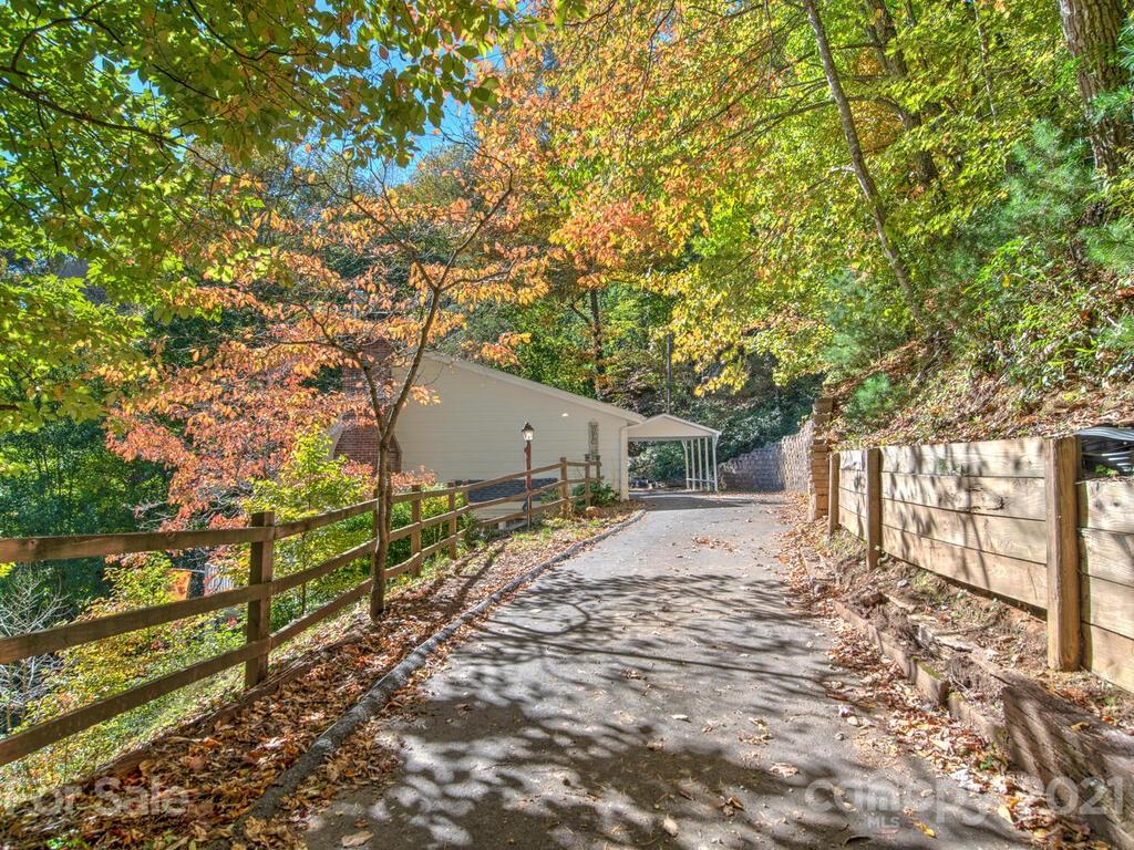 135 Layfield Drive Waynesville NC 28786