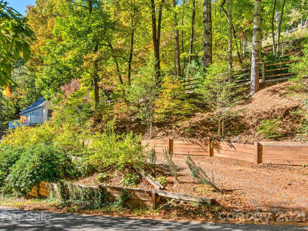 135 Layfield Drive Waynesville NC 28786