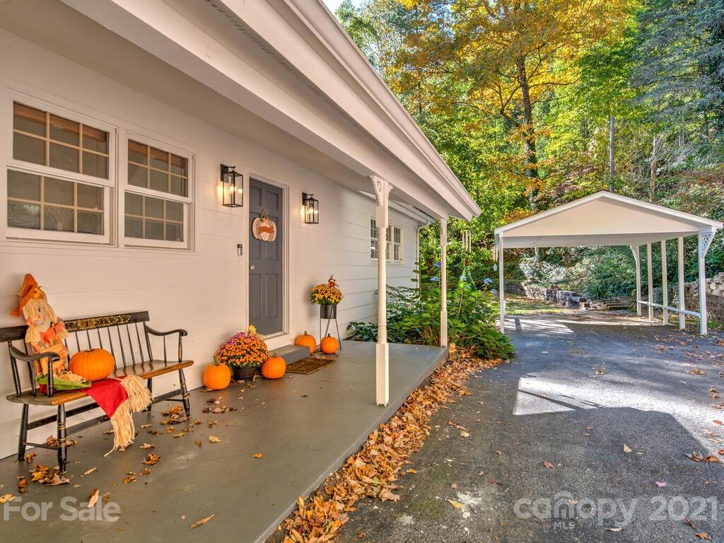 135 Layfield Drive Waynesville NC 28786