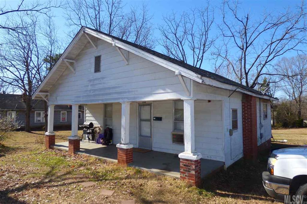 208 14th Street Se Hickory NC 28602