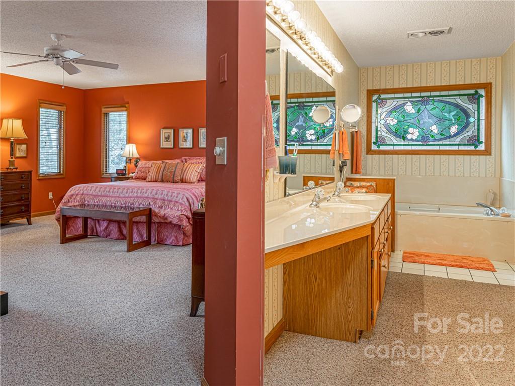 9 Brody Trail Asheville NC 28804