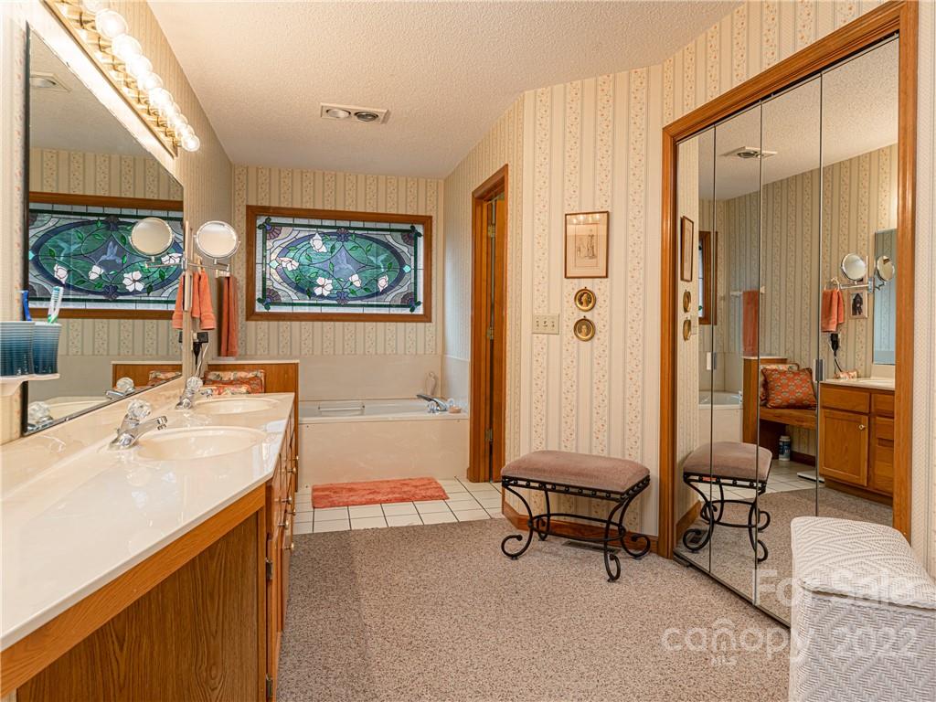 9 Brody Trail Asheville NC 28804