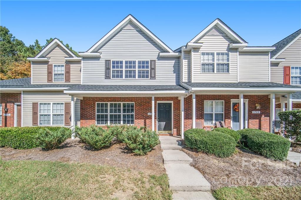 1742 Forest Side Lane Charlotte NC 28213