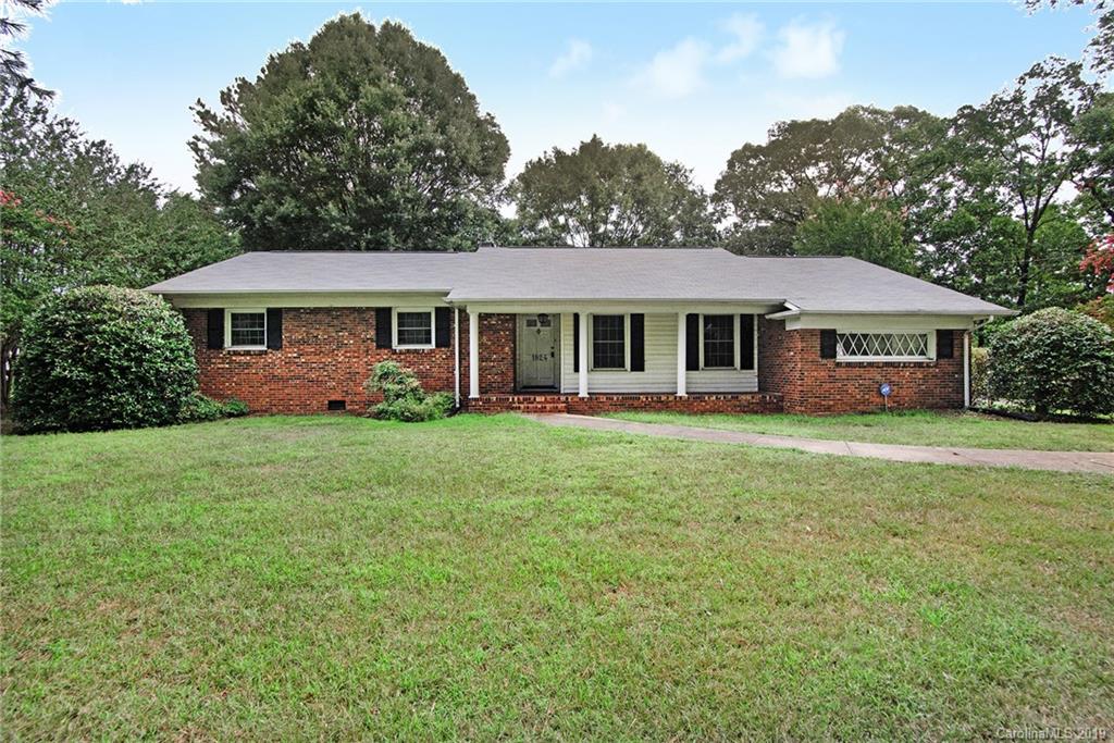 1824 Amberhill Lane Charlotte NC 28216