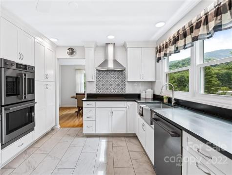 35 Cedarcliff Circle Asheville NC 28803