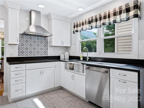 35 Cedarcliff Circle Asheville NC 28803