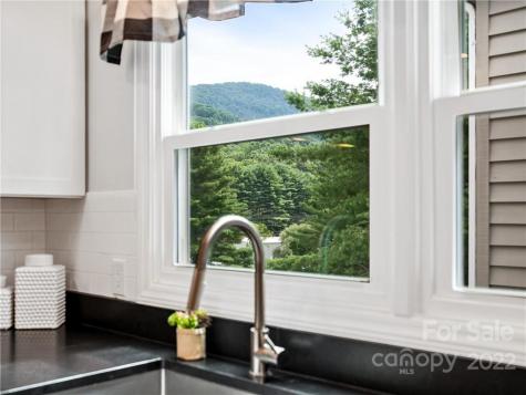 35 Cedarcliff Circle Asheville NC 28803