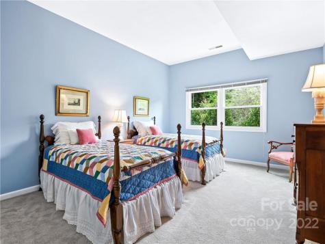 35 Cedarcliff Circle Asheville NC 28803