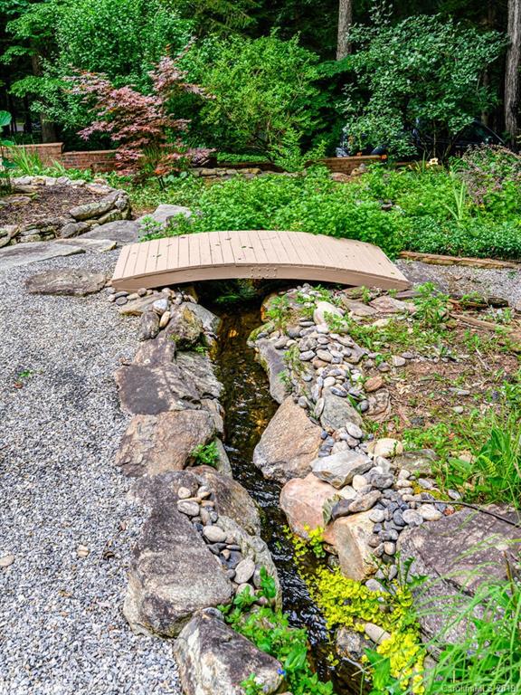 5 Country Spring Drive Asheville NC 28804