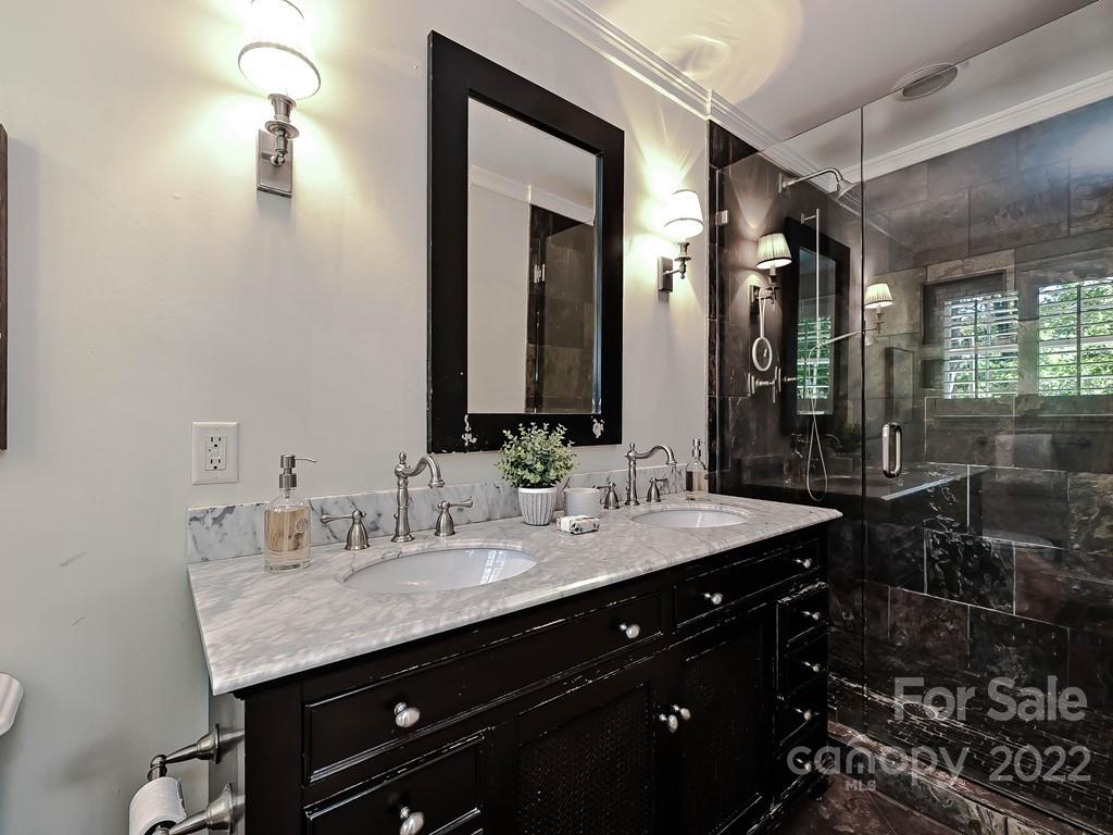 5042 Beckford Drive Charlotte NC 28226