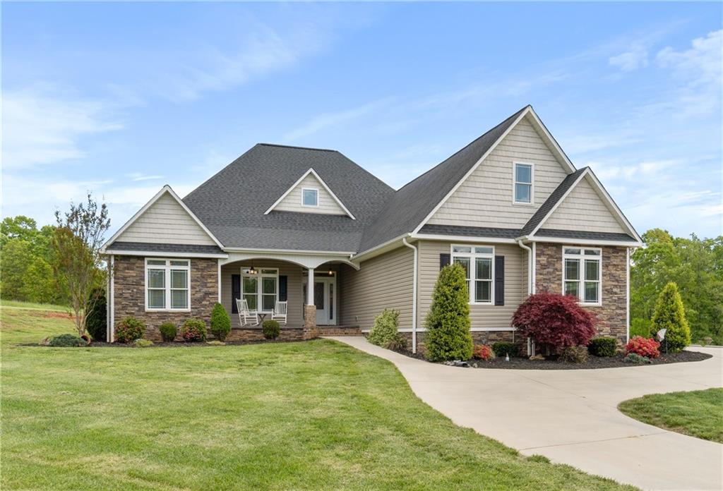 4130 Carriage Lane Hickory NC 28602