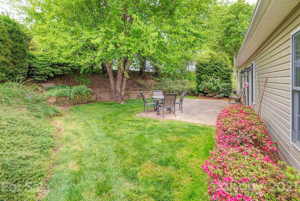 2 Stonebridge Drive Asheville NC 28805