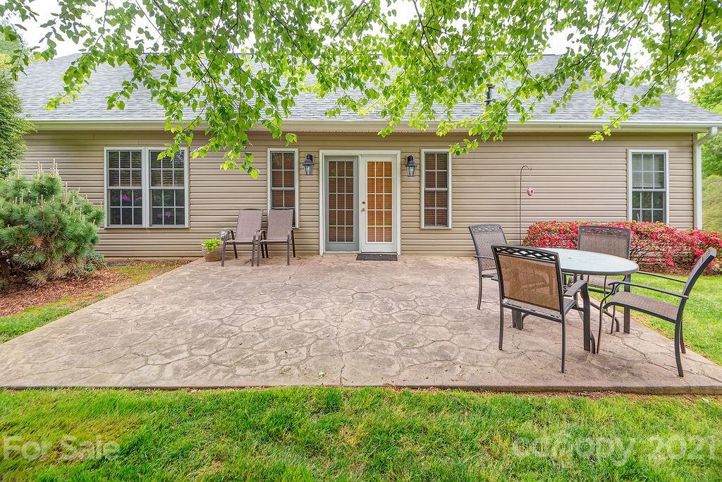 2 Stonebridge Drive Asheville NC 28805