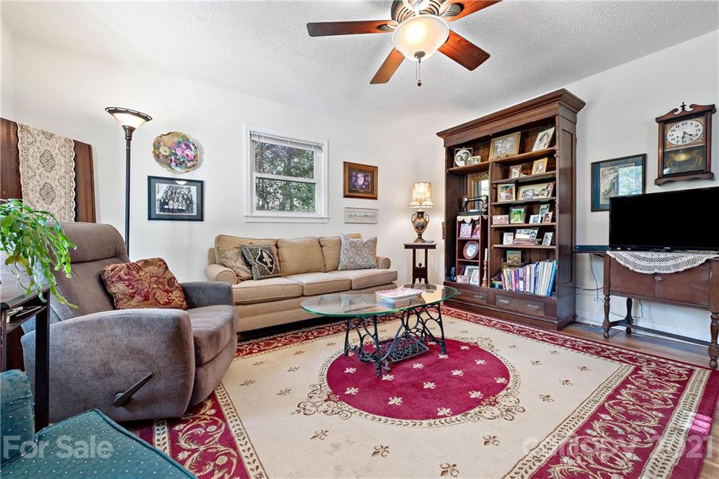 567 Bee Tree Road Swannanoa NC 28778