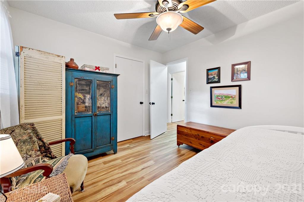 567 Bee Tree Road Swannanoa NC 28778