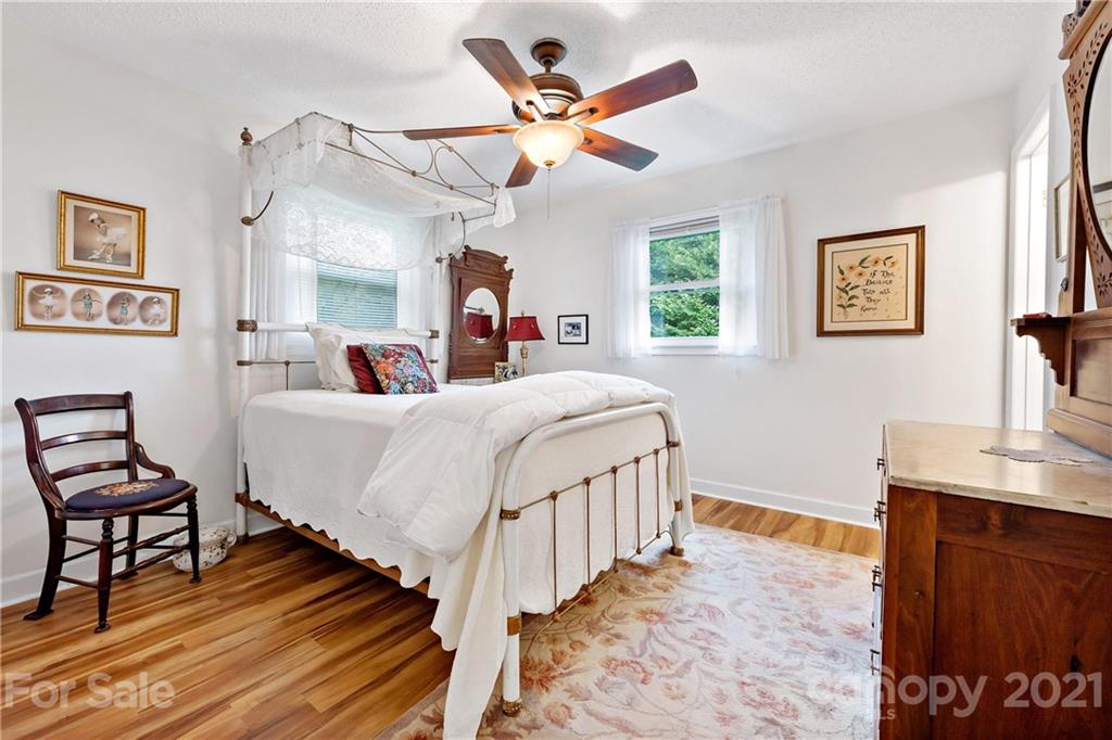 567 Bee Tree Road Swannanoa NC 28778