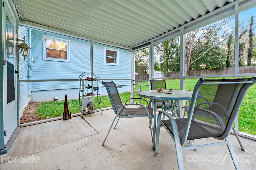 567 Bee Tree Road Swannanoa NC 28778