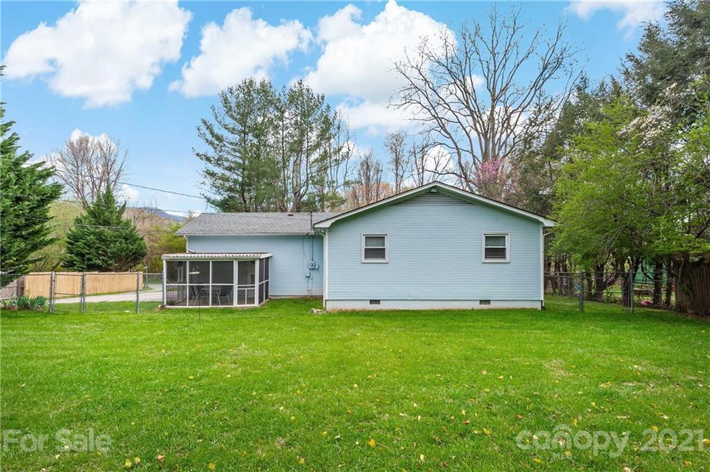 567 Bee Tree Road Swannanoa NC 28778
