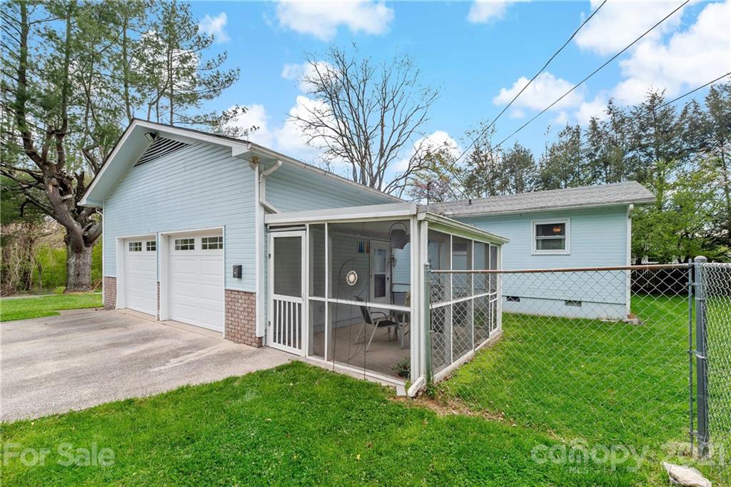 567 Bee Tree Road Swannanoa NC 28778