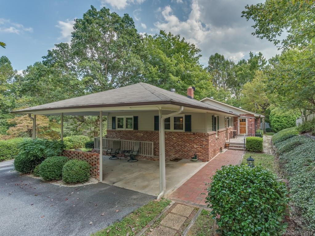 538 Greenville Street Saluda NC 28773