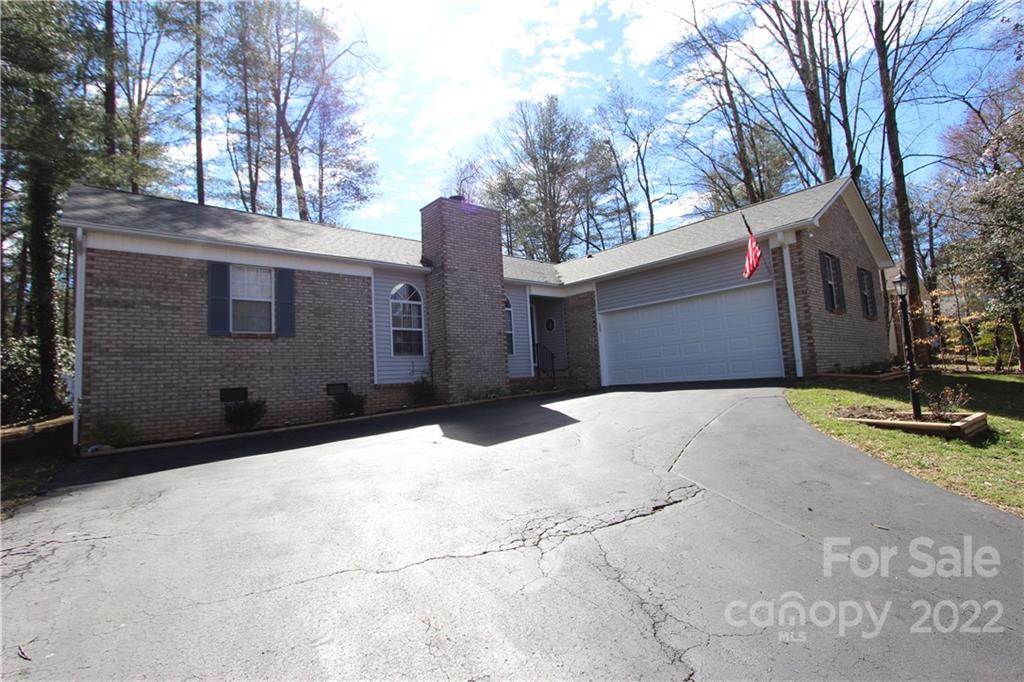 5 Bay Hill Court Etowah NC 28729