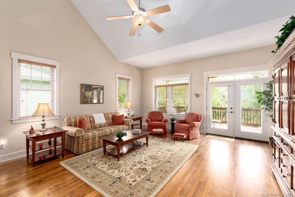 15 Craftsman Circle Asheville NC 28805
