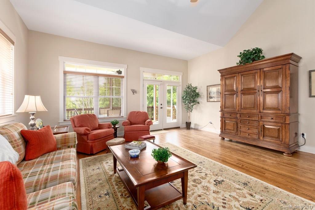 15 Craftsman Circle Asheville NC 28805