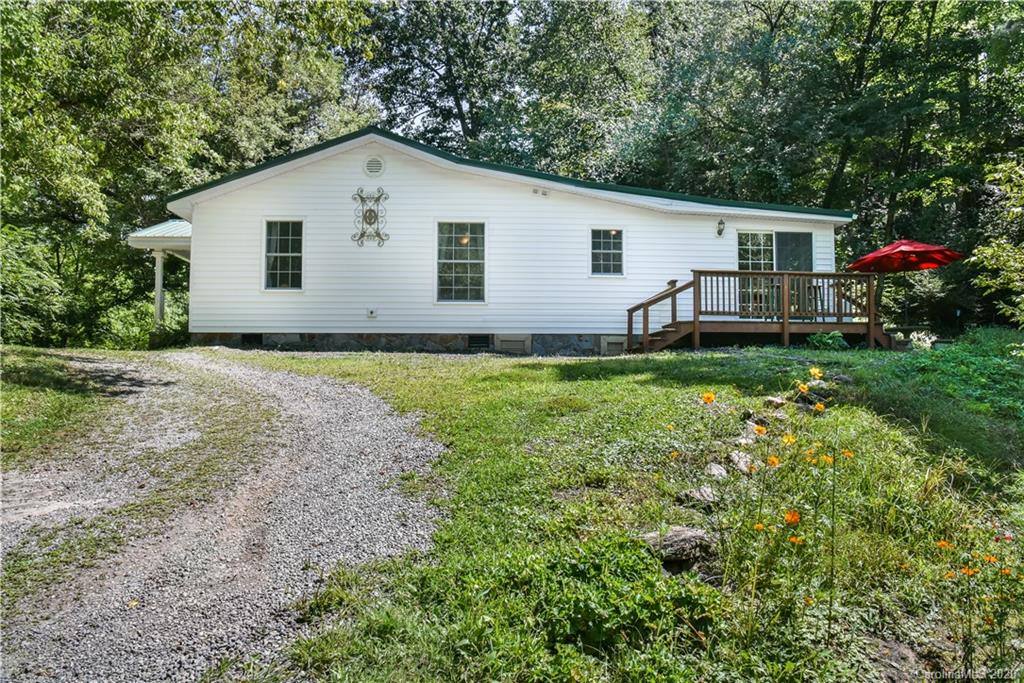 6295 Crabtree Road Clyde NC 28721