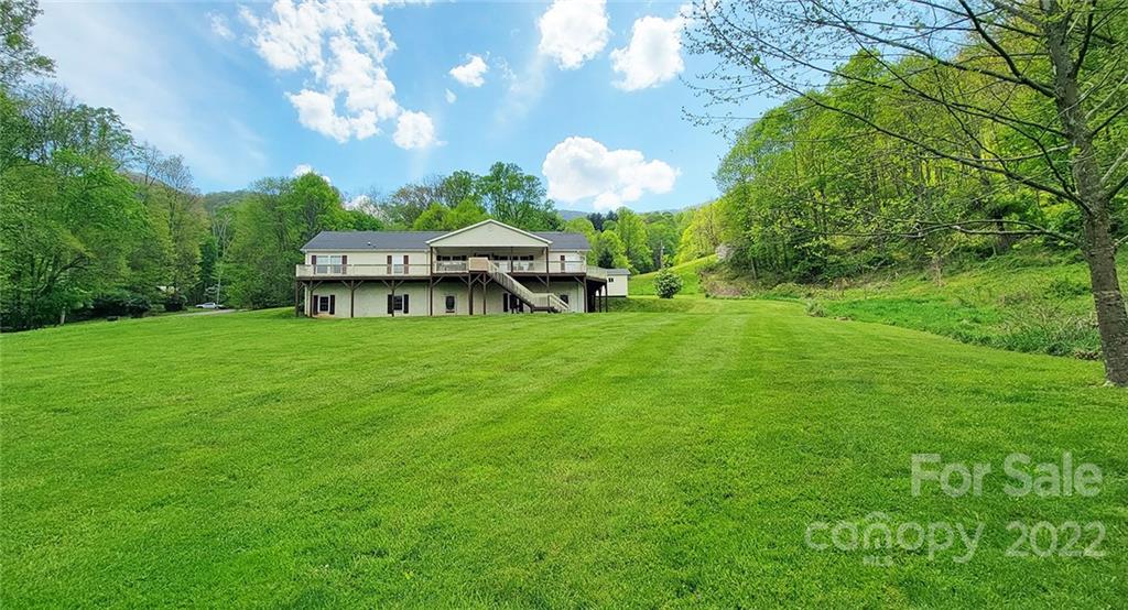 1094 Toodies Creek Road Burnsville NC 28714