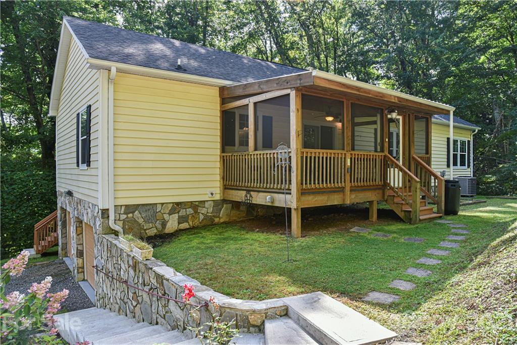 369 Hengestone Cove Waynesville NC 28786