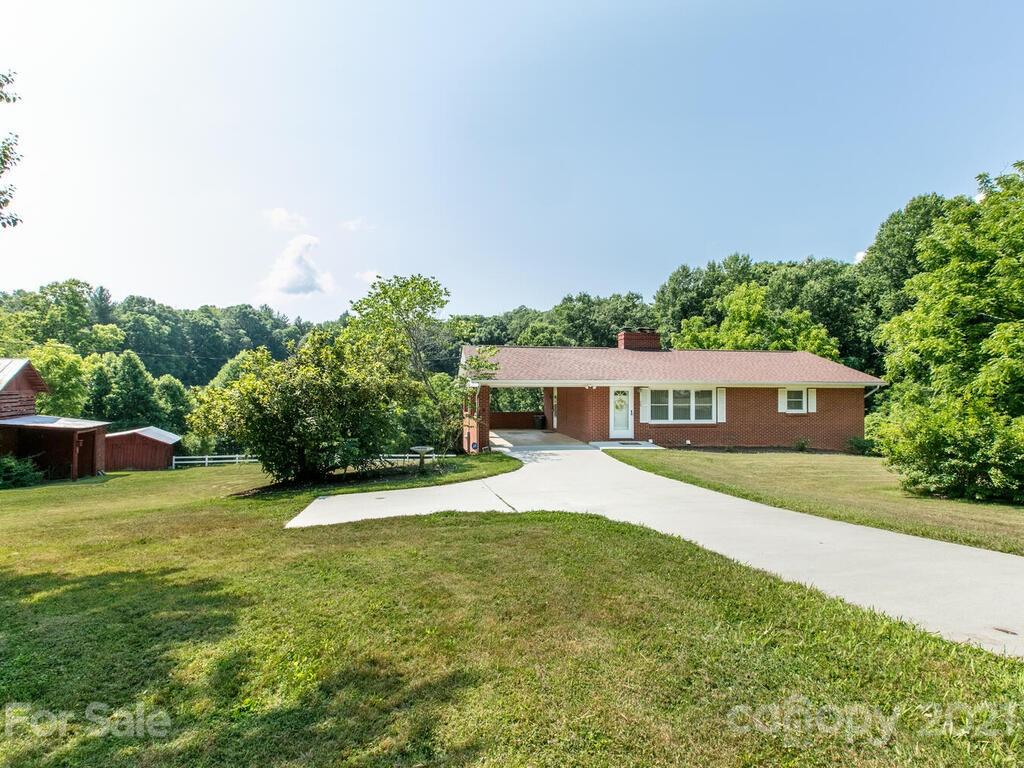 80 Bennett Road Candler NC 28715