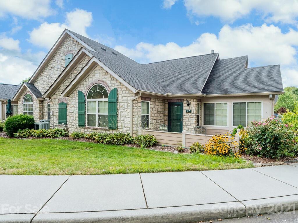 37 Mountain Meadow Circle Weaverville NC 28787