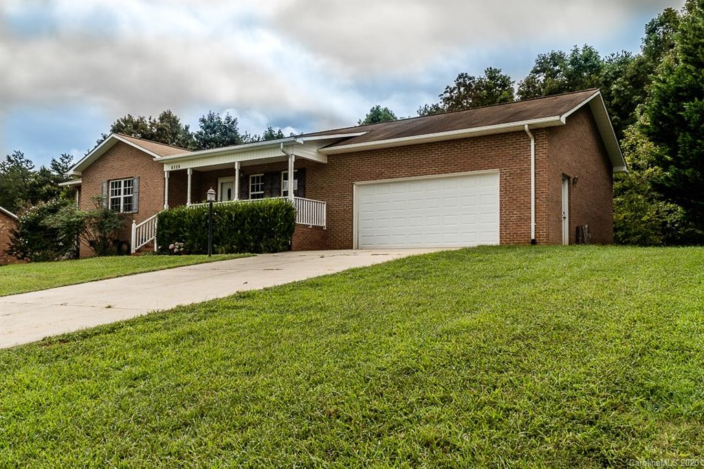 4128 River Run Circle Hickory NC 28602