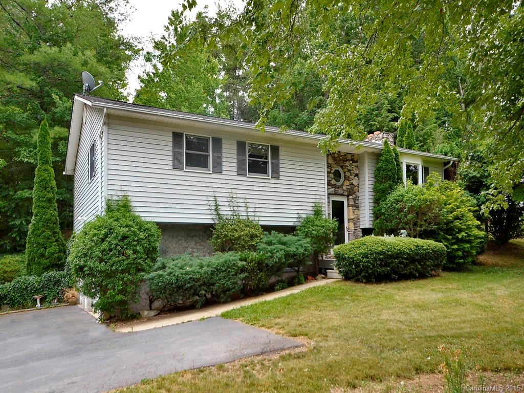 93 Twin Lakes Drive Candler NC 28715