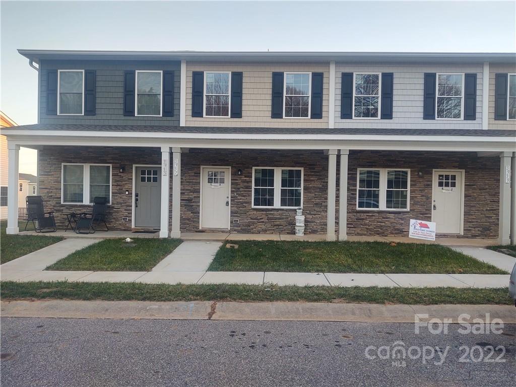 1586 Oak Leaf Drive NW Hickory NC 28601